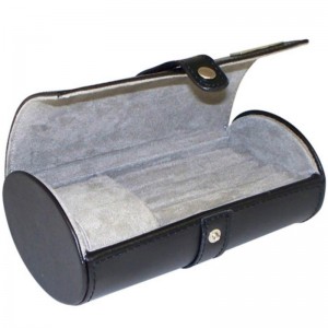 Kožené hodinky a cestovní pouzdro na manžetové knoflíčky