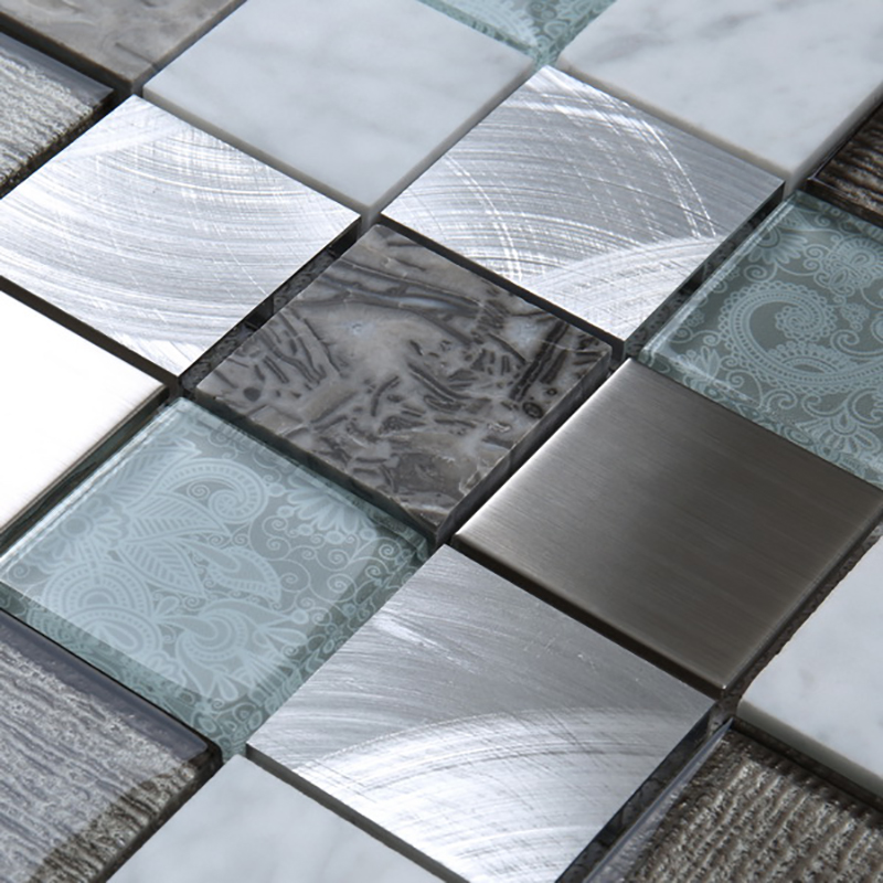 Nejnovější design z hliníkového kovu, mramorové skleněné mozaikové dlaždice pro kuchyňské stěny s backsplash