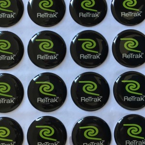 nálepky z polyuretanové pryskyřice --- 3M silné lepidlo, vodotěsné, odolné vůči UV a žloutnutí, digitální nebo hedvábný tisk