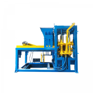 Stroj na výrobu dutých betonových cihel QT4-15