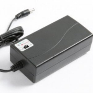 Nabíječka baterií NIMH pro baterie 7,2 V ~ 12 V NIMH / NICD