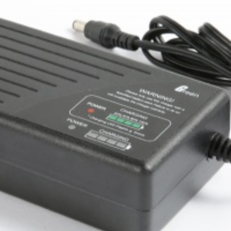 Nabíječka baterií NIMH pro sady baterií NIMH / NICD 24 V ~ 48 V