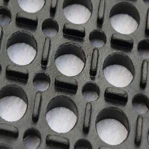 Protiskluzové gumové tlumiče rohoží drenážní gumové podlahové rohože pro hotel