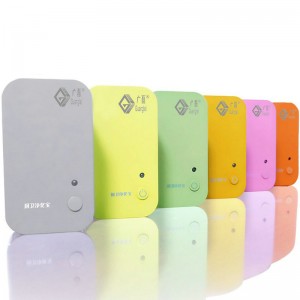 Malý ozonový čistič vzduchu přenosný v kuchyni