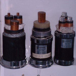 Měděný / hliník 300mm 400mm jednožilový kabel s kovovým pláštěm 220kv 110kv