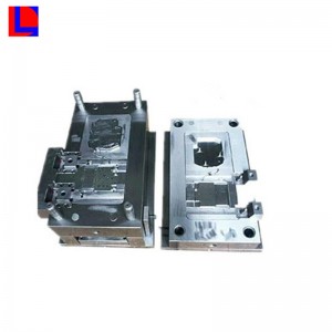 Plastová vstřikovací forma vyrábějící čiré plastové výrobky