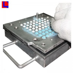 Zakázková pryžová silikonová forma pro výrobu zástrčky