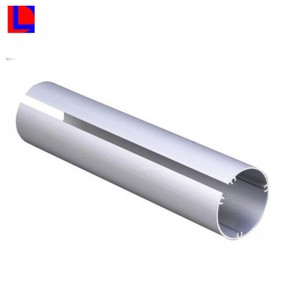 Nastavitelný držák proužků s protlačovaným světlem