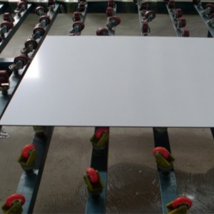 STŘÍBRNÉ ZRCADLO S BEZPEČNOSTNÍM FILMEM