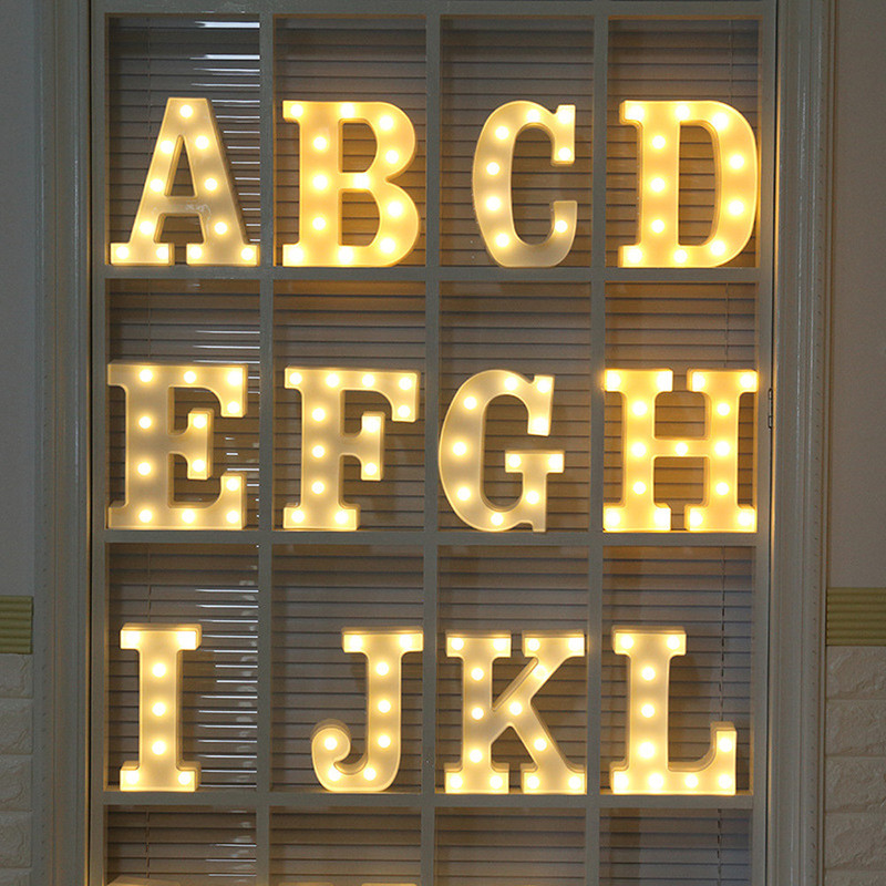 Abeceda písmen světla LED rozsvítí bílá plastová písmena stojící zavěšená A-M u0026