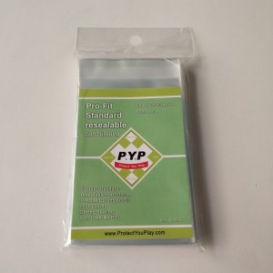 Křišťálově čisté, pro-fit, opakovaně uzavíratelné standardní pouzdro na karty 63,5x88 mm, stolní hra