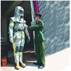 Inženýrské oděvy, nehořlavé oděvy, hasičské uniformy a další funkční úpravy oděvů