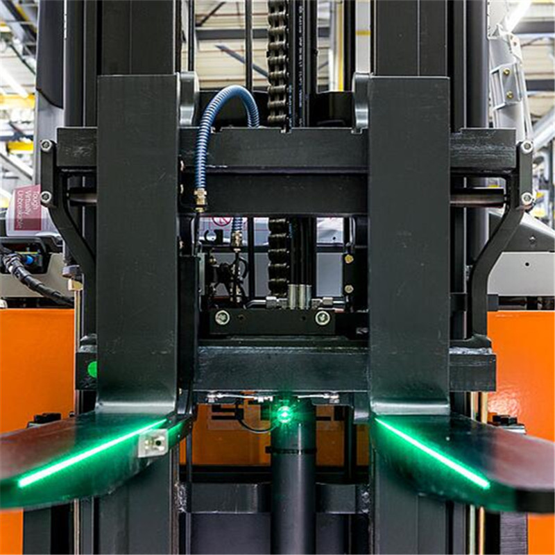 Laserový vodicí systém pro vysokozdvižný vozík pro sklad pro manipulaci se zbožím