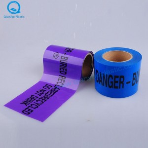 NEBEZPEČÍ / VÝSTRAHA Pod hlavní varovnou páskou je uložen hlavní; Výstražná páska pro kabely / vlákna a vlákna