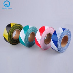 Výstražná páska žlutá / černá, bílá / černá; modrá / bílá, zelená / bílá, oranžová / bílá barikáda; Barevná páska červená / bílá, červená / černá