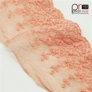 Kvalitní růžová krajka