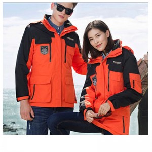 Roční produkce 400 000 kusů / sada pracovních oděvů s dobrou kvalitou a množstvím