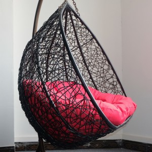 Zahradní houpačka s velkým kovovým venkovním designem se 3 sedadly