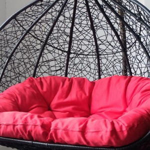 Zahradní houpačka s velkým kovovým venkovním designem se 3 sedadly