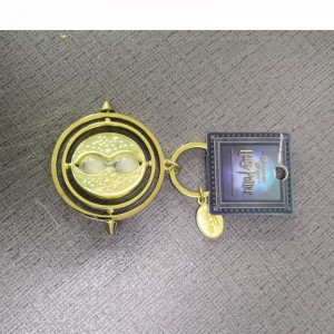 P023 klíčenka na přesýpací hodiny