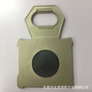 P040 magnet na otvírání lahví