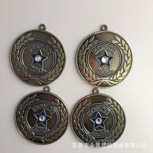 Ｐ043 kovový medailon