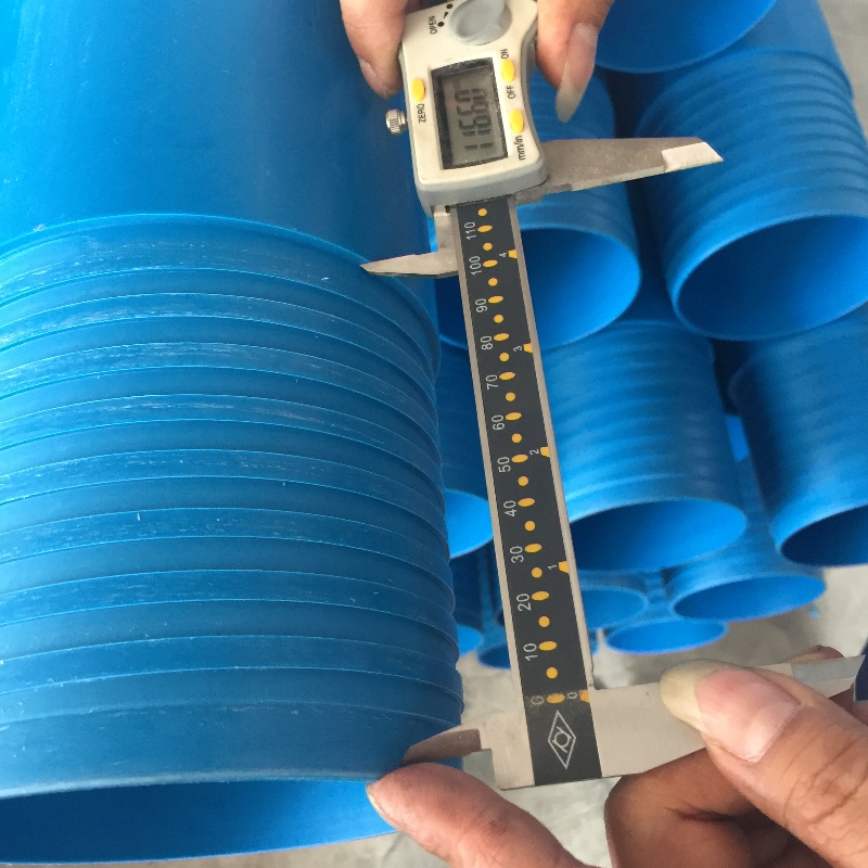 200 mm PVC-U pouzdro a trubka pro vrtání