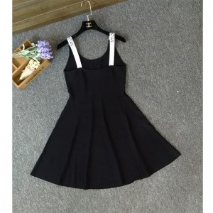 Dámské letní pletené šaty bez rukávů s logem LOGO Letter A