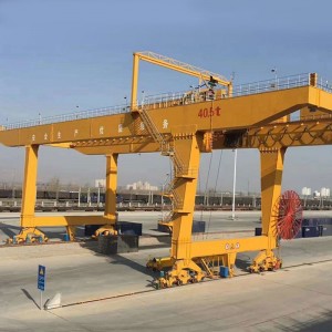 Jeřábový portálový jeřáb ve tvaru U