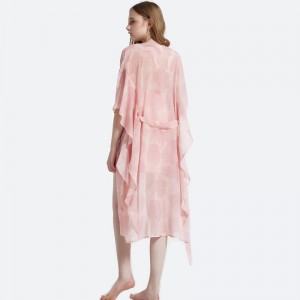 Dámské saténové pyžamo s potiskem šálu