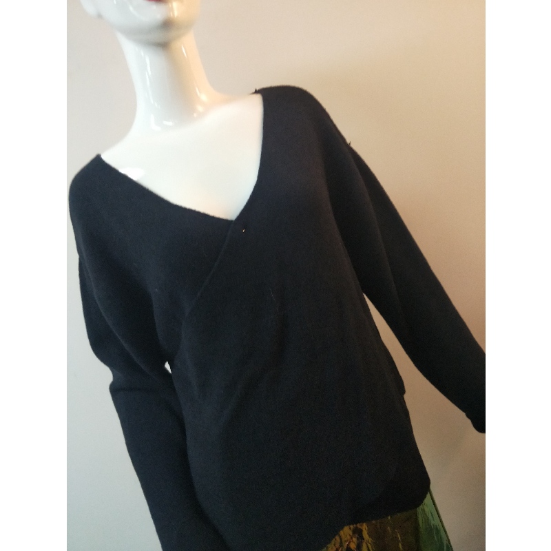 ČERNÁ KOLEKCE ČERNÁ V-NECK SWEATER RLWS0072F