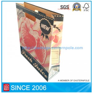 Hnědý recyklovaný materiál papírový sáček s vysekanou rukojetí