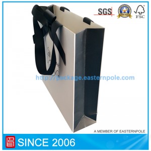 Elegantní dárkový papírový sáček s vlastním designem