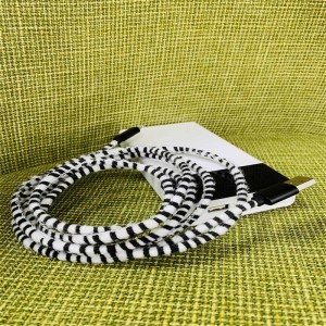 Datový kabel Wild Zebra Leather Phone