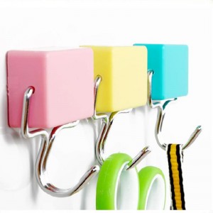 Výkonný plastový magnetický háček