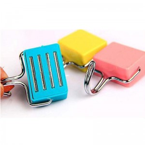 Výkonný plastový magnetický háček