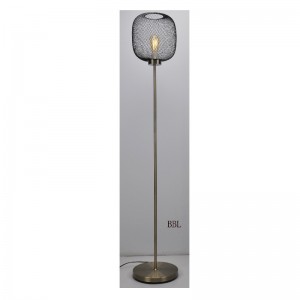 Moderní stojací lampa s mřížkou