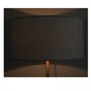 Moderní stojací lampa s látkovým odstínem