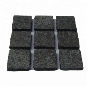 Černá příroda čedičové dlažby