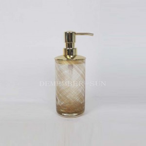 skleněné koupelnové doplňky s kovovou pumpou