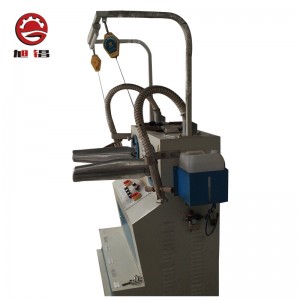 Lemovací stroj na výrobu bot