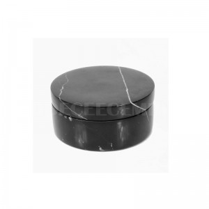 Černý mramorový solný sklep