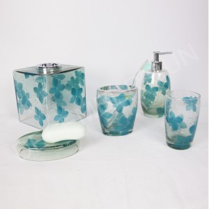 Čiré sklo se sadou koupelnových doplňků bez koše