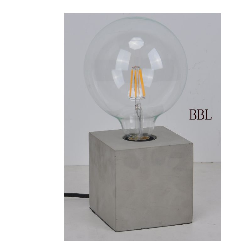 Stolní lampa se čtvercovým betonovým podstavcem