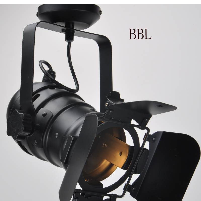 Filmové bodové světlo-1 s krytem a držákem U může upravit směr