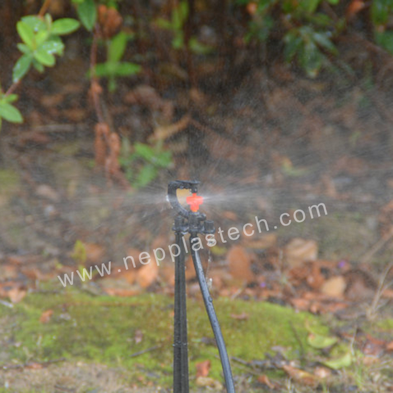 Mikrop rotační zavlažovače Orchard s automatickým zavlažovacím systémem