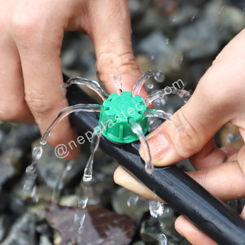 automatický vypouštěcí systém zavlažovacího systému s nastavitelným zavlažováním inline kapaček