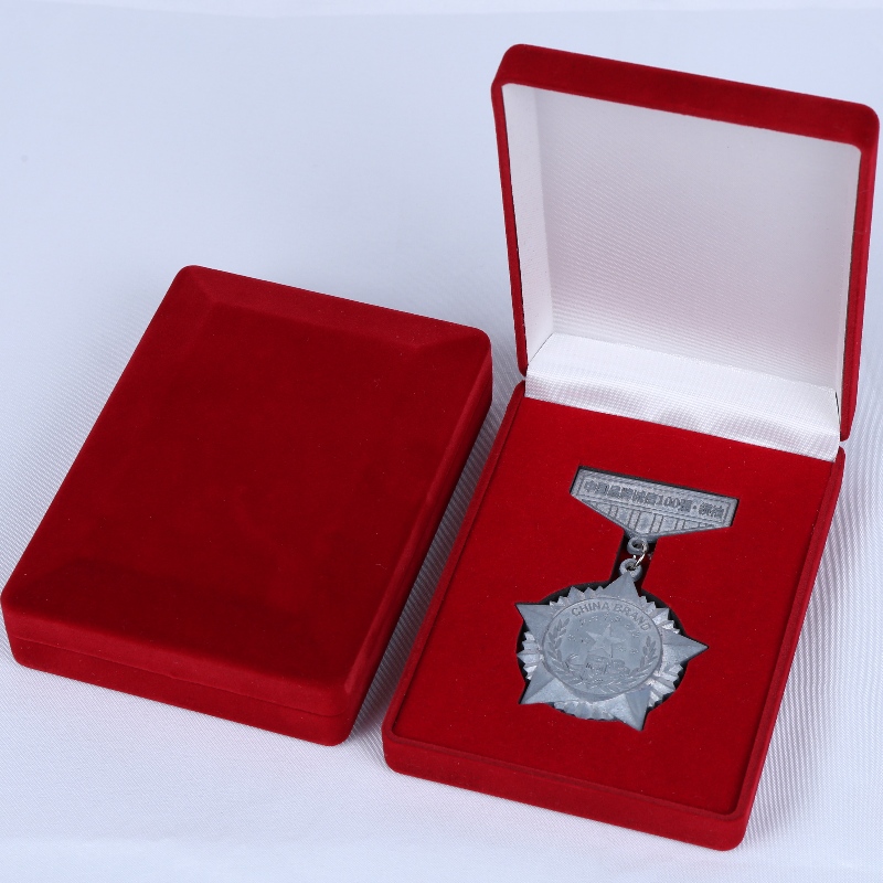 D-15 na zakázku černá a červená sametová krabička na mince, náhrdelník&medaile