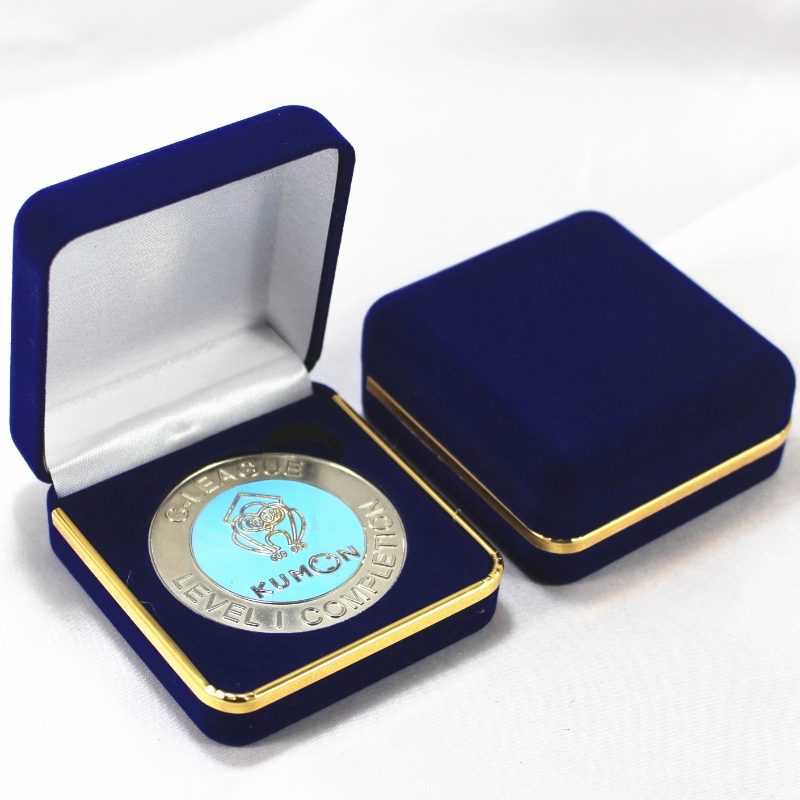 Položka D-17 kulatý tvar Velvet Box pro pedant, mince & odznak, mm.65*68*29, závaží asi 40g.