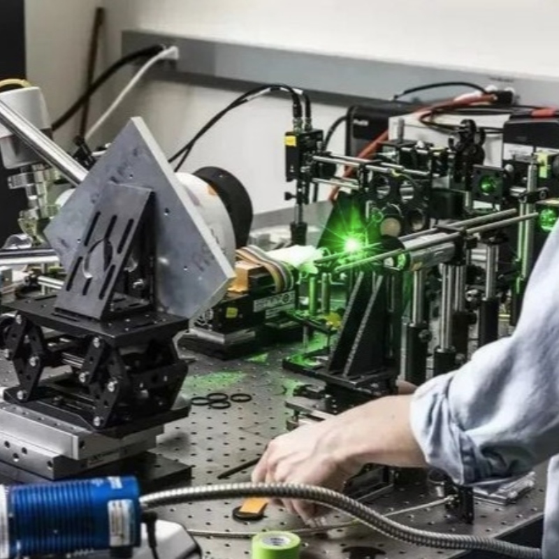 Průchod!Vědci vyvinuli nový typ laseru!